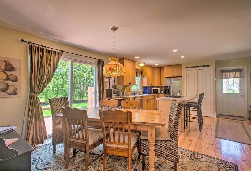 Traditional Martha S Vineyard Home W/ Porch & Yard