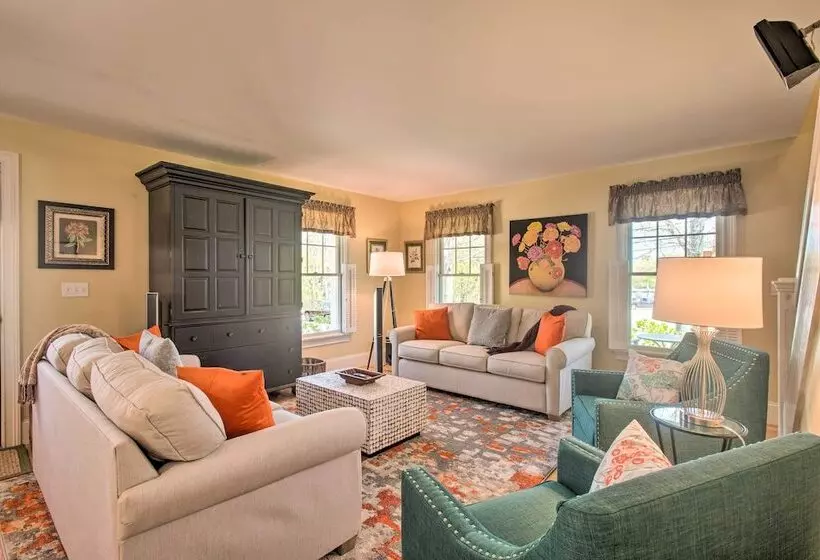 Traditional Martha S Vineyard Home W/ Porch & Yard