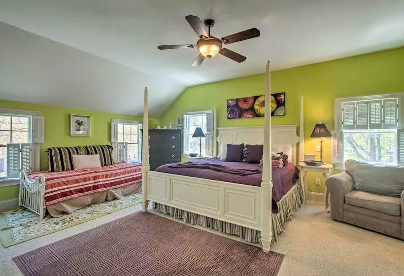 Traditional Martha S Vineyard Home W/ Porch & Yard