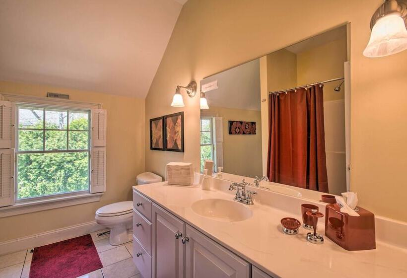 Traditional Martha S Vineyard Home W/ Porch & Yard