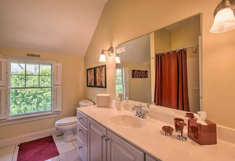 Traditional Martha S Vineyard Home W/ Porch & Yard