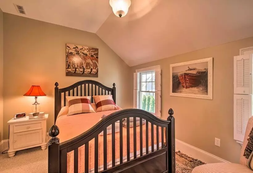 Traditional Martha S Vineyard Home W/ Porch & Yard