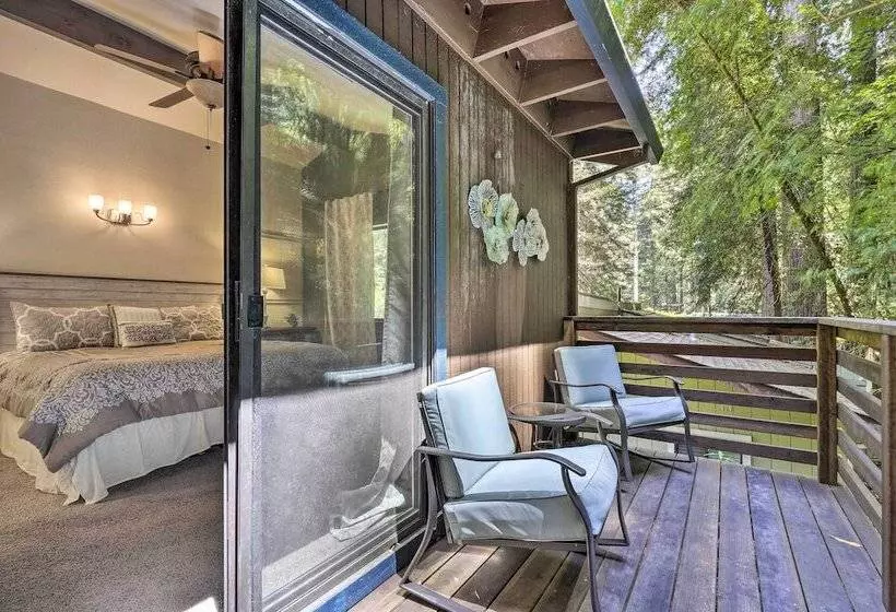 Tranquil Guerneville Home W/ Redwood Views