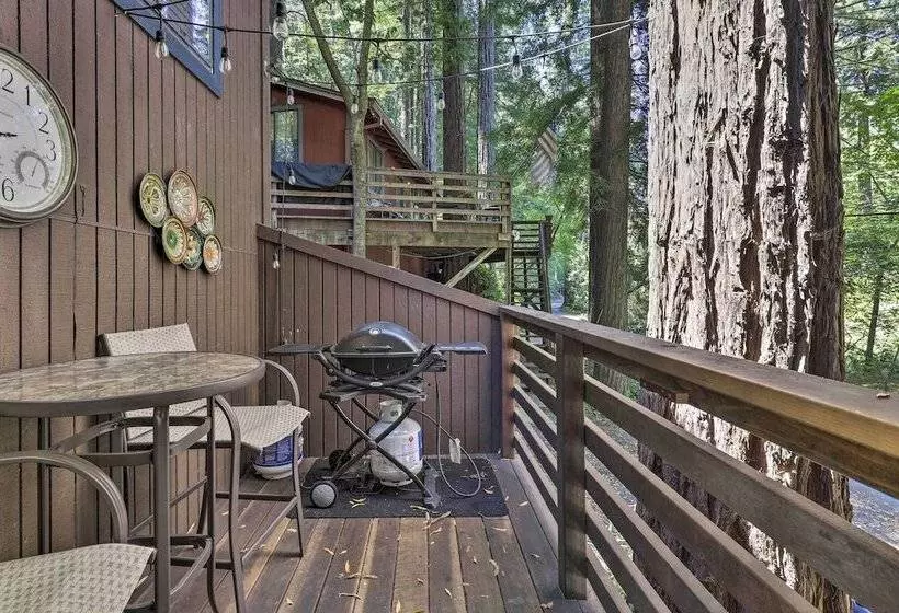 Tranquil Guerneville Home W/ Redwood Views