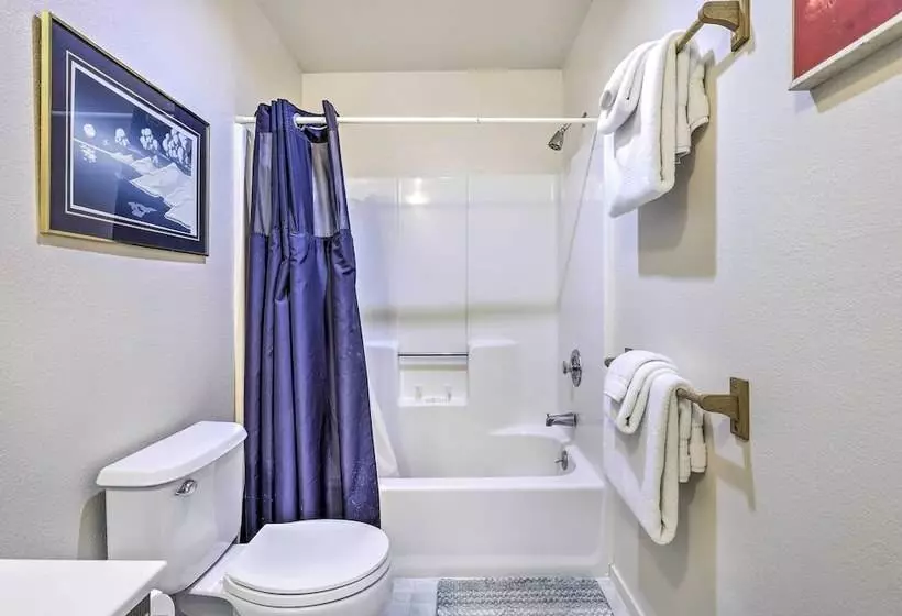 Tranquil Guerneville Home W/ Redwood Views