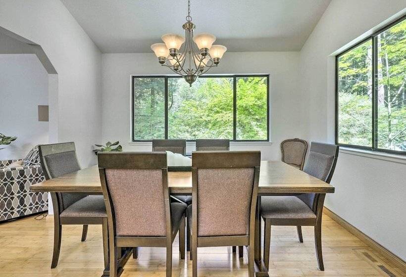 Tranquil Guerneville Home W/ Redwood Views