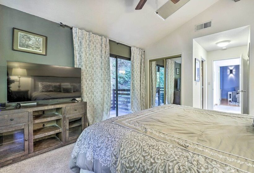 Tranquil Guerneville Home W/ Redwood Views