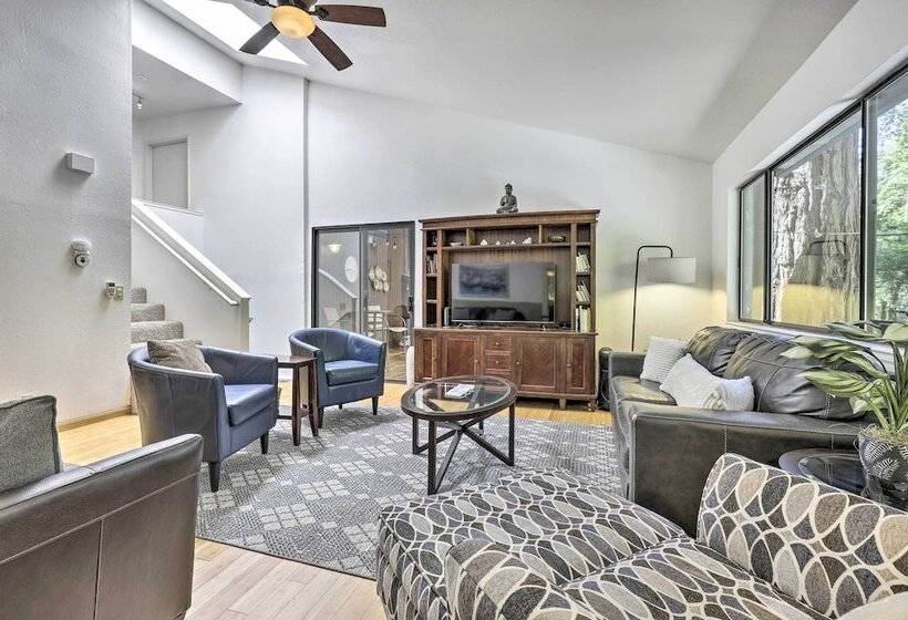 Tranquil Guerneville Home W/ Redwood Views