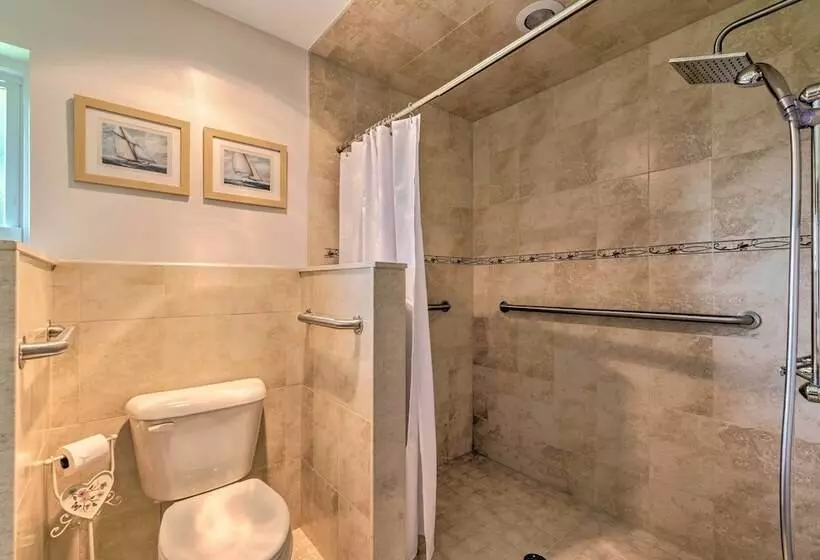 Waterfront Home On Canal W/ Private Dock & Kayaks