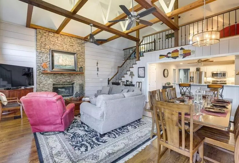 Waterfront Lay Lake Retreat W/dock & 3 Piers!