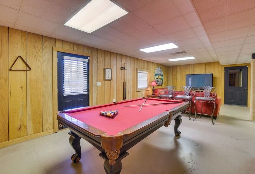 Waterfront Lay Lake Retreat W/dock & 3 Piers!