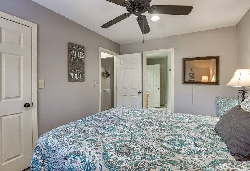 Waterfront Lay Lake Retreat W/dock & 3 Piers!