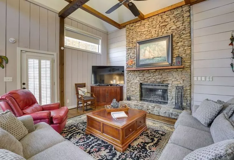 Waterfront Lay Lake Retreat W/dock & 3 Piers!