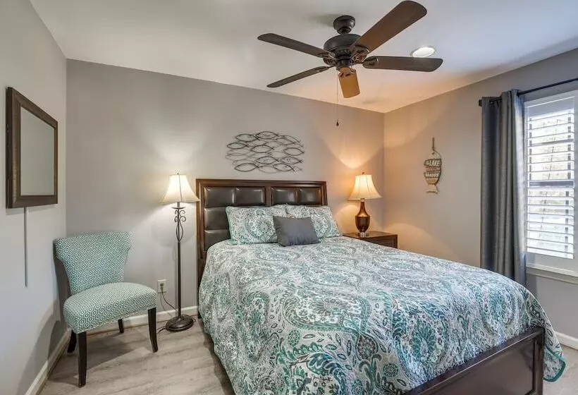 Waterfront Lay Lake Retreat W/dock & 3 Piers!