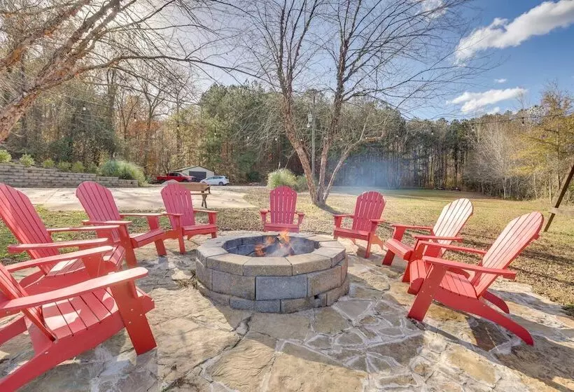 Waterfront Lay Lake Retreat W/dock & 3 Piers!