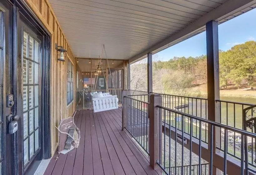 Waterfront Lay Lake Retreat W/dock & 3 Piers!