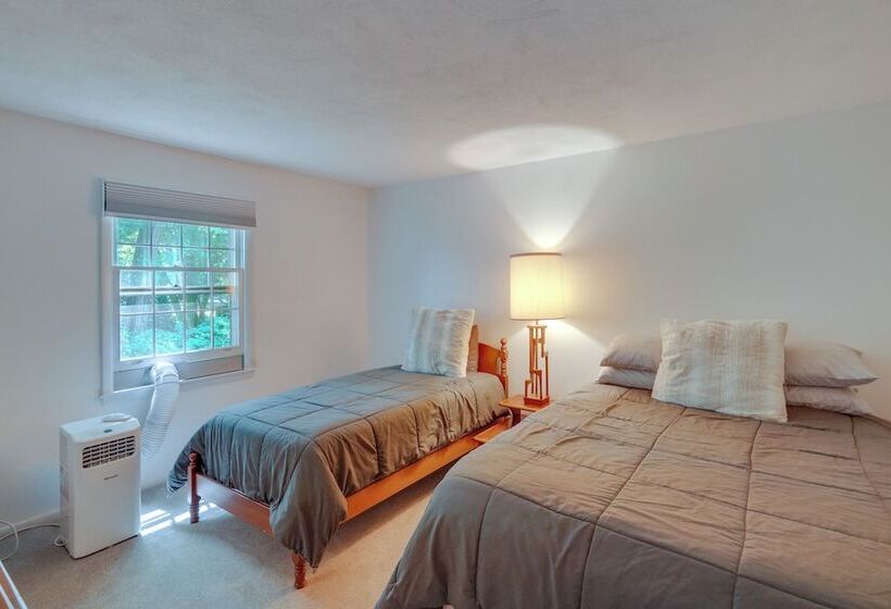 Skiing & Hiking: Water View Home In The Berkshires