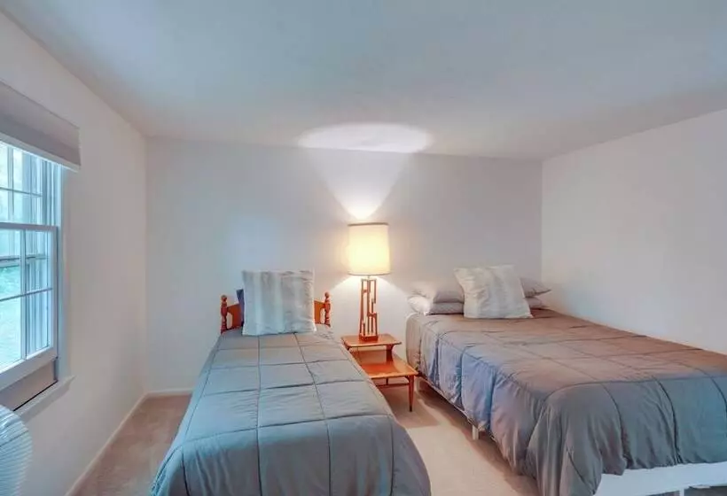 Skiing & Hiking: Water View Home In The Berkshires