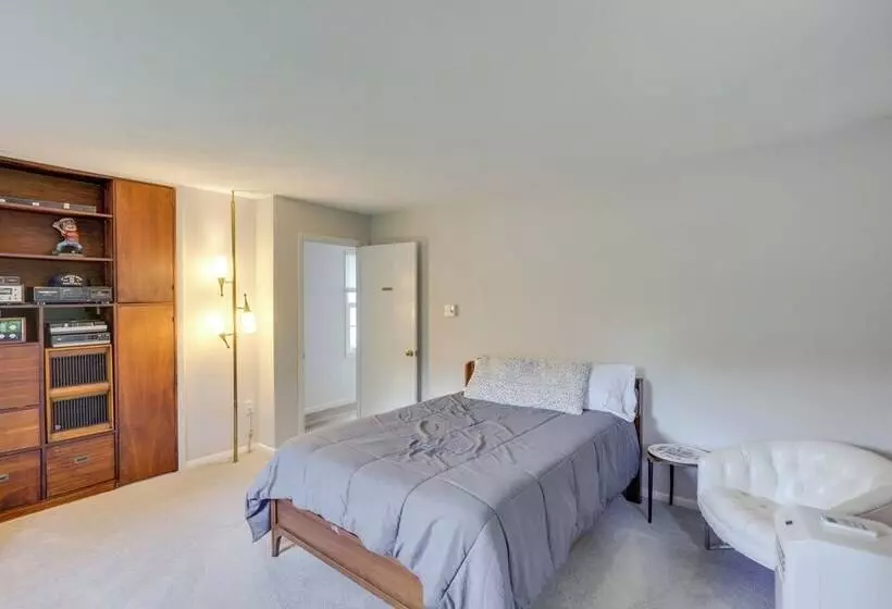 Skiing & Hiking: Water View Home In The Berkshires