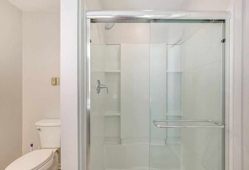 Skiing & Hiking: Water View Home In The Berkshires