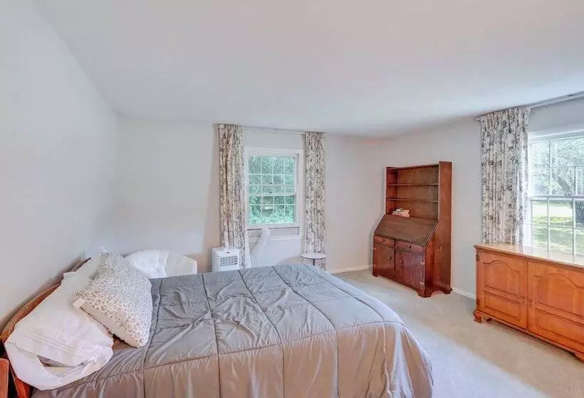 Skiing & Hiking: Water View Home In The Berkshires