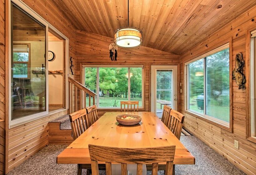 Lakeside Hideaway W/ Swim Dock In Alexandria!