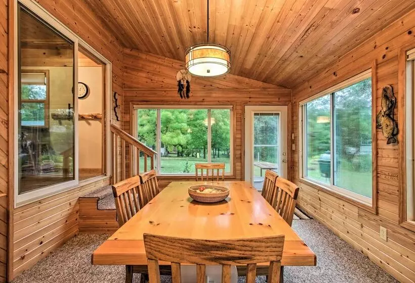Lakeside Hideaway W/ Swim Dock In Alexandria!