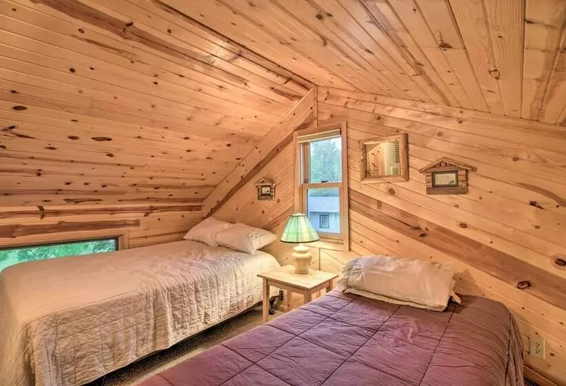 Lakeside Hideaway W/ Swim Dock In Alexandria!