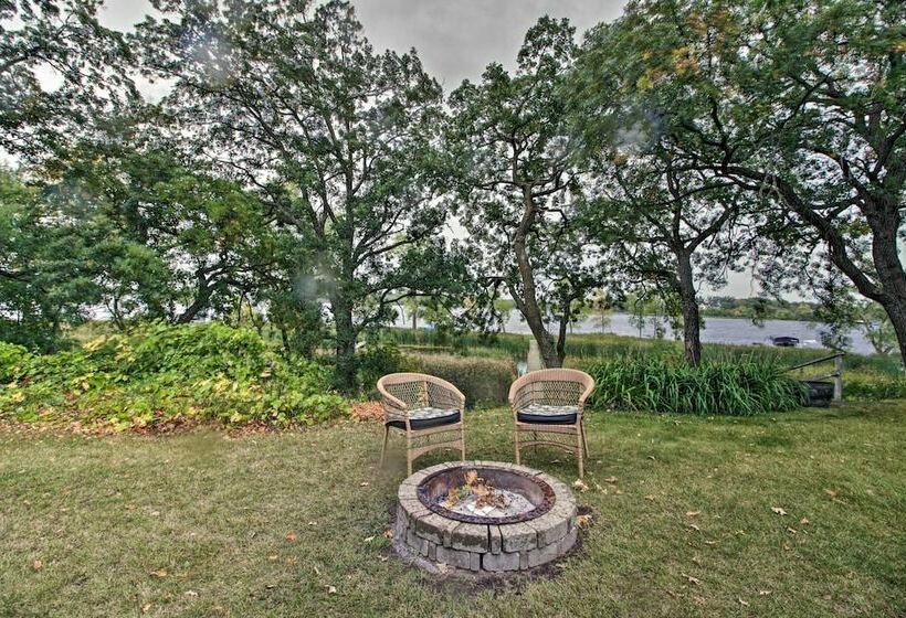 Lakeside Hideaway W/ Swim Dock In Alexandria!