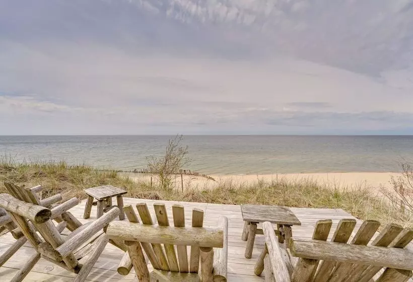 Beachfront Lake Michigan Cottage: Fire Pit & Deck