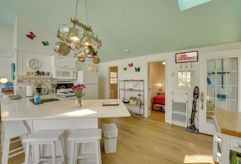 Beachfront Lake Michigan Cottage: Fire Pit & Deck