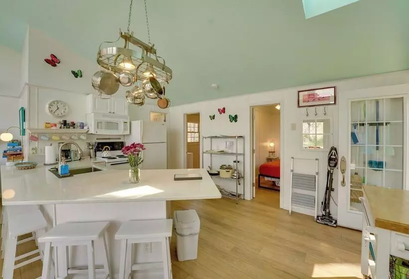 Beachfront Lake Michigan Cottage: Fire Pit & Deck