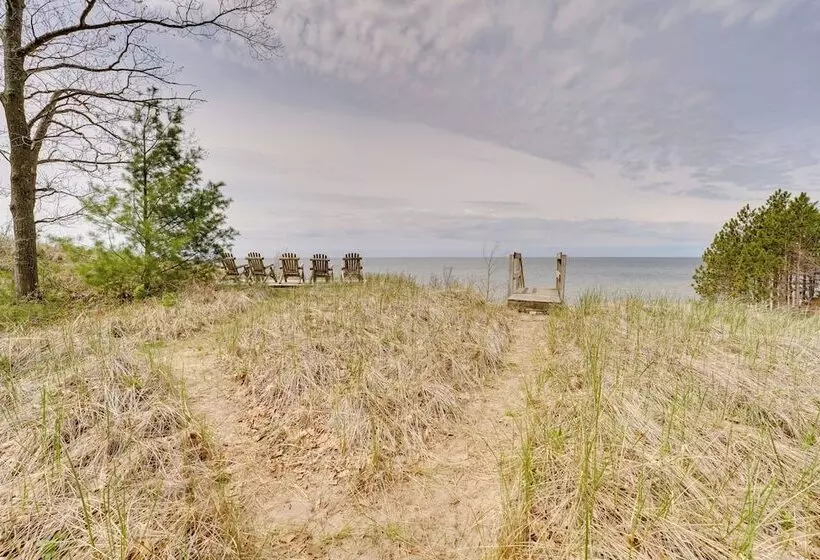 Beachfront Lake Michigan Cottage: Fire Pit & Deck