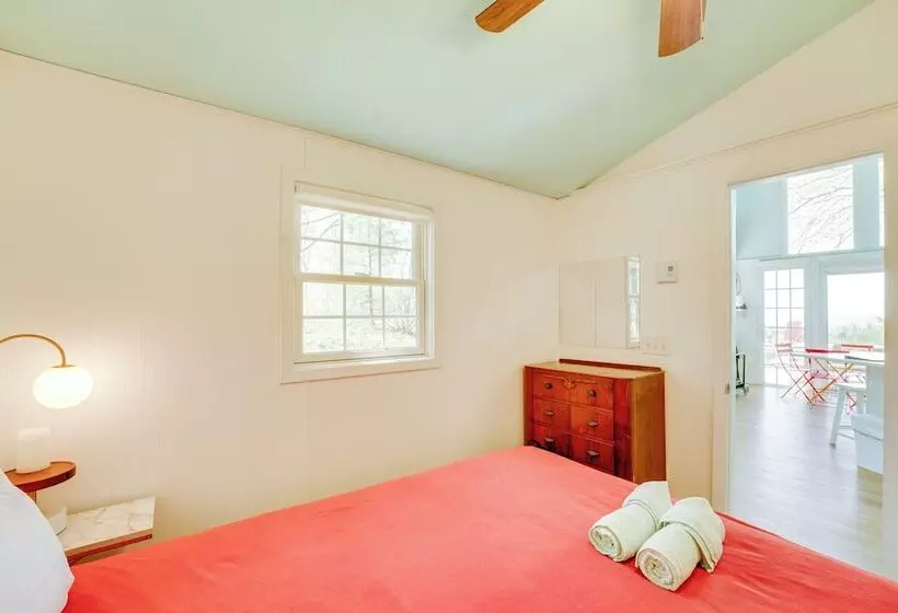 Beachfront Lake Michigan Cottage: Fire Pit & Deck