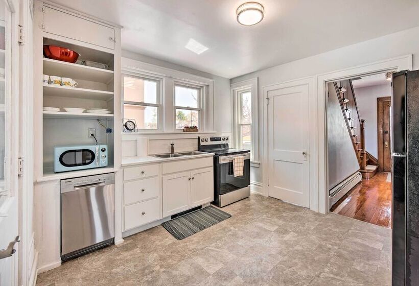 Bright & Sunny Abode, 2 Mi To Hersheypark!