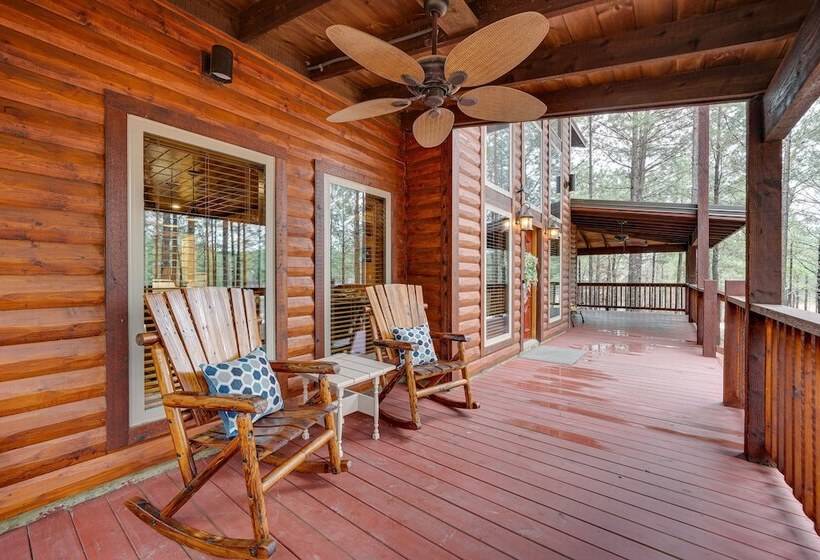 Broken Bow Cabin On 1 Acre W/ Hot Tub & Fire Pit!