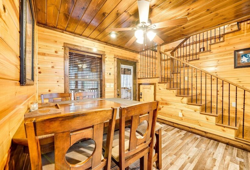 Broken Bow Cabin On 1 Acre W/ Hot Tub & Fire Pit!