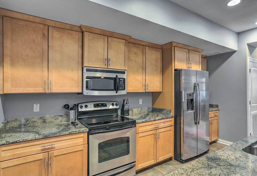 Central Cleveland Gem W/ Direct Skyline View!