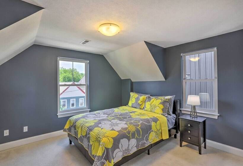 Central Cleveland Gem W/ Direct Skyline View!