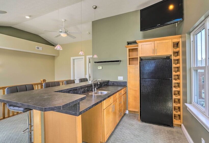 Central Cleveland Gem W/ Direct Skyline View!