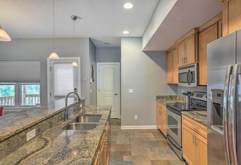 Central Cleveland Gem W/ Direct Skyline View!