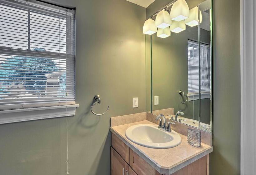 Central Cleveland Gem W/ Direct Skyline View!