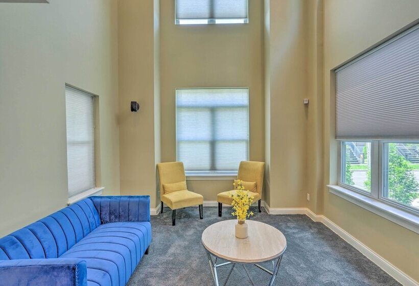 Central Cleveland Gem W/ Direct Skyline View!