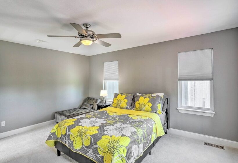 Central Cleveland Gem W/ Direct Skyline View!