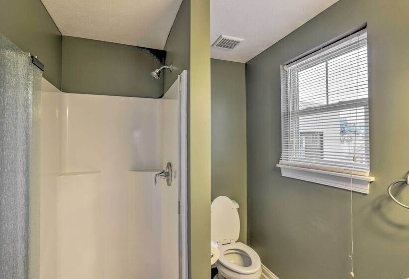 Central Cleveland Gem W/ Direct Skyline View!