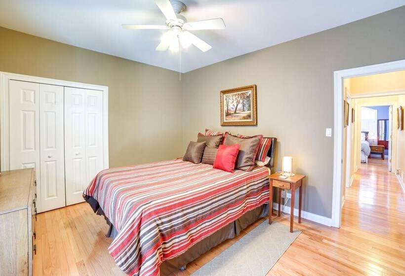 Charming Crete Home W/ Hot Tub, Deck & Fire Pit