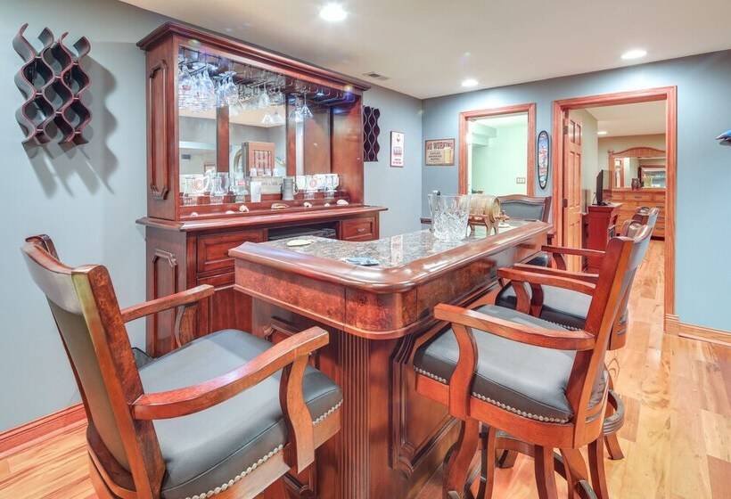 Charming Crete Home W/ Hot Tub, Deck & Fire Pit