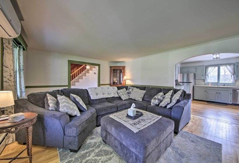 Cozy Colonial Home W/ Bay Access & Water View