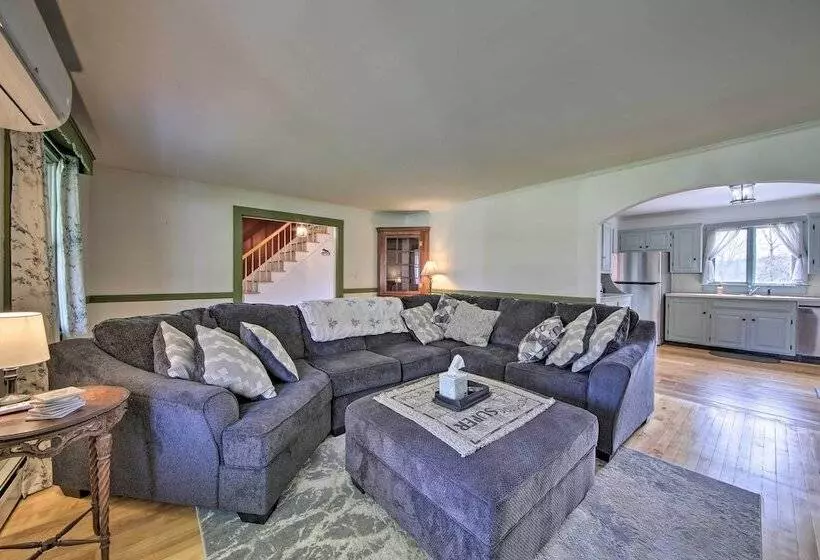 Cozy Colonial Home W/ Bay Access & Water View