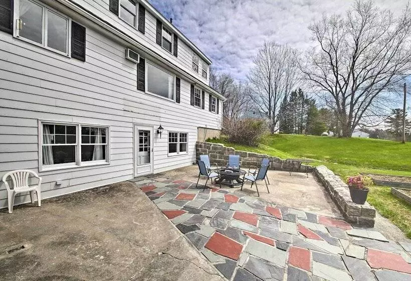 Cozy Colonial Home W/ Bay Access & Water View